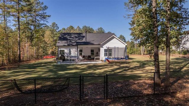 659 Park Pine Circle, Grantville, GA 30220