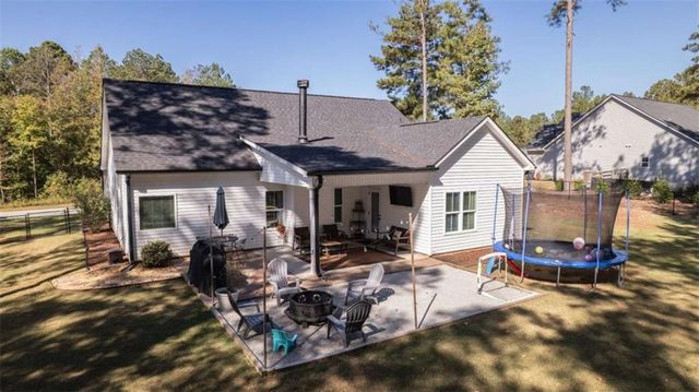 659 Park Pine Circle, Grantville, GA 30220