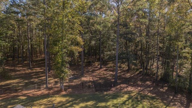 659 Park Pine Circle, Grantville, GA 30220