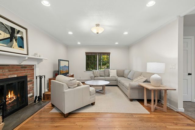 7 Morehouse Lane, Norwalk, CT 06850