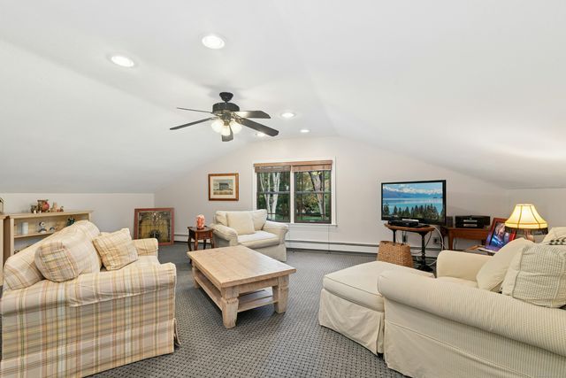 7 Morehouse Lane, Norwalk, CT 06850