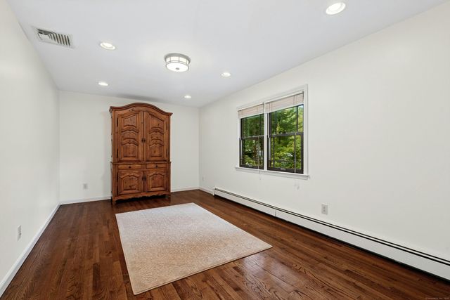 7 Morehouse Lane, Norwalk, CT 06850