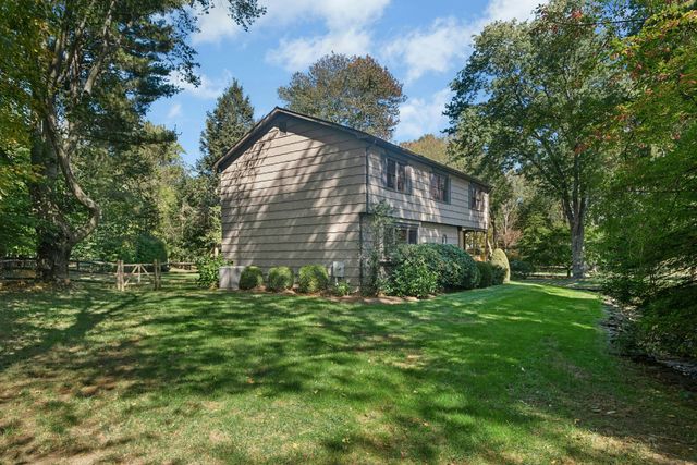 7 Morehouse Lane, Norwalk, CT 06850
