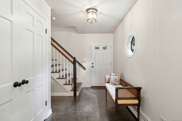 7 Morehouse Lane, Norwalk, CT 06850