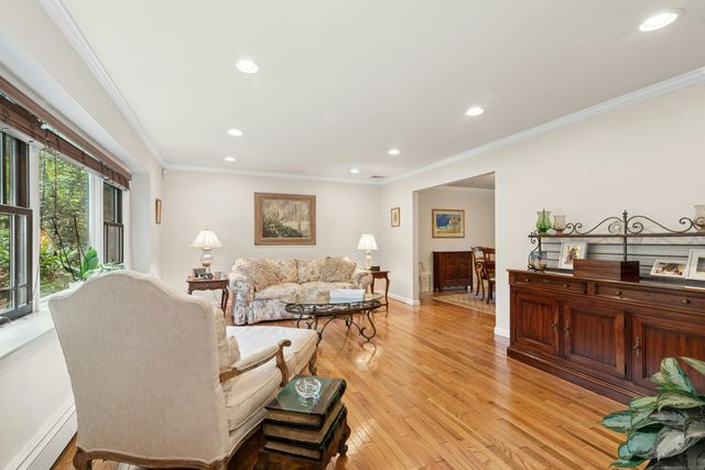 7 Morehouse Lane, Norwalk, CT 06850