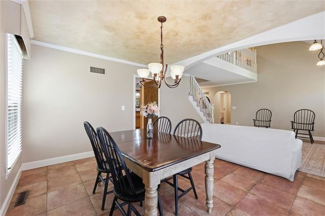 528 NE Bordner Drive, Lee's Summit, MO 64086