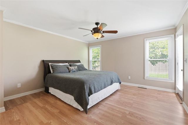 528 NE Bordner Drive, Lee's Summit, MO 64086