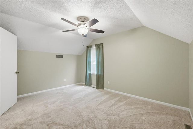 528 NE Bordner Drive, Lee's Summit, MO 64086
