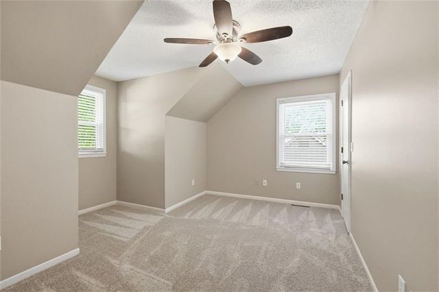 528 NE Bordner Drive, Lee's Summit, MO 64086