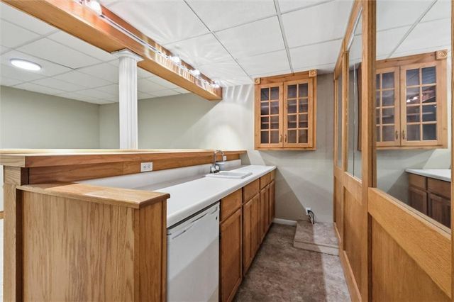 528 NE Bordner Drive, Lee's Summit, MO 64086