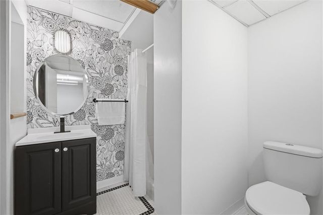 528 NE Bordner Drive, Lee's Summit, MO 64086