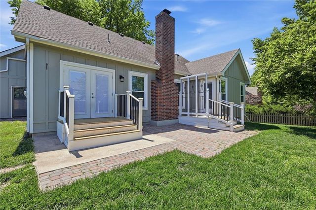 528 NE Bordner Drive, Lee's Summit, MO 64086