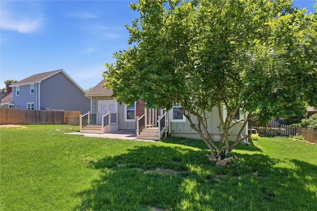 528 NE Bordner Drive, Lee's Summit, MO 64086