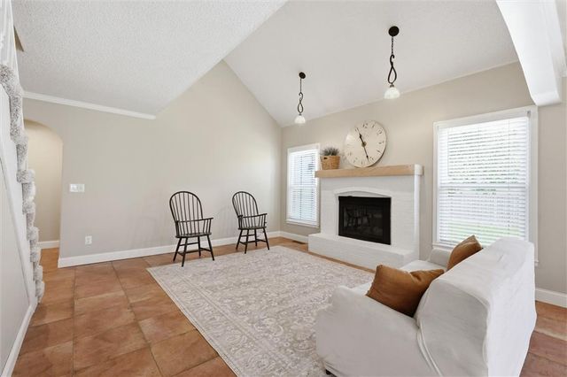528 NE Bordner Drive, Lee's Summit, MO 64086