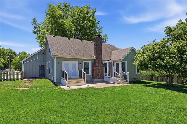 528 NE Bordner Drive, Lee's Summit, MO 64086