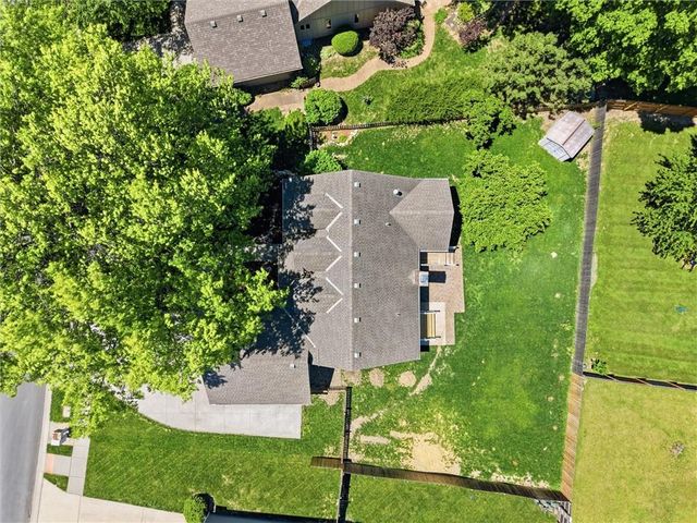 528 NE Bordner Drive, Lee's Summit, MO 64086