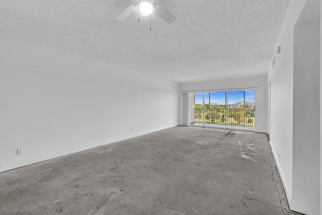 2950 N Palm Aire Drive 607, Pompano Beach, FL 33069