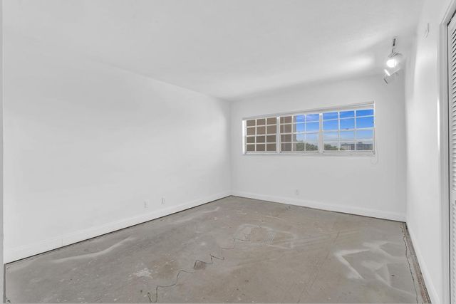 2950 N Palm Aire Drive 607, Pompano Beach, FL 33069