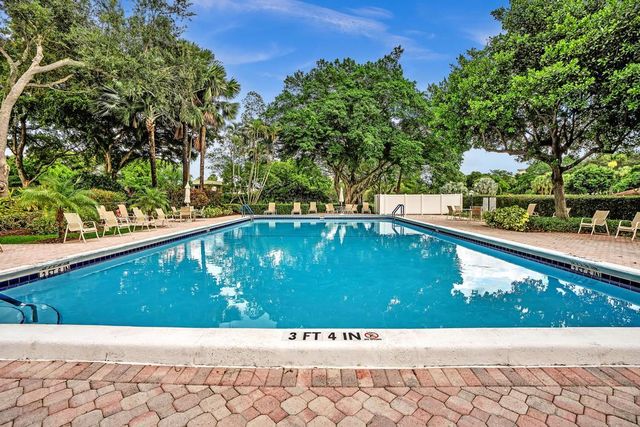 2950 N Palm Aire Drive 607, Pompano Beach, FL 33069