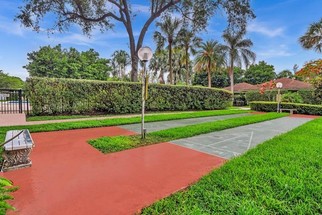 2950 N Palm Aire Drive 607, Pompano Beach, FL 33069
