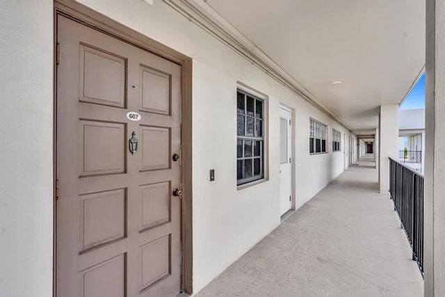 2950 N Palm Aire Drive 607, Pompano Beach, FL 33069