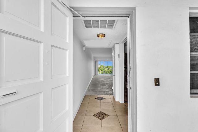 2950 N Palm Aire Drive 607, Pompano Beach, FL 33069