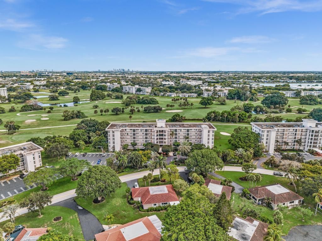 2950 N Palm Aire Drive 607, Pompano Beach, FL 33069