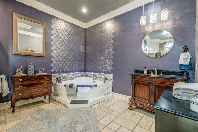 3808 S Manning Road, El Reno, OK 73036