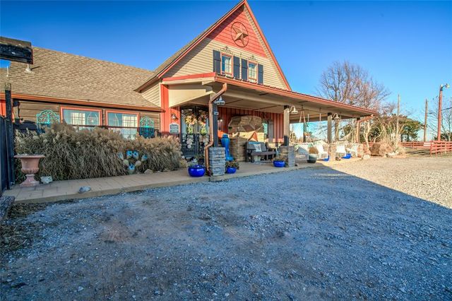 3808 S Manning Road, El Reno, OK 73036