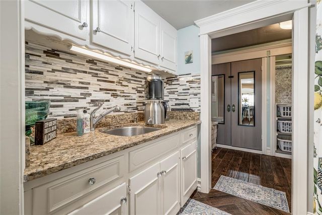 3808 S Manning Road, El Reno, OK 73036