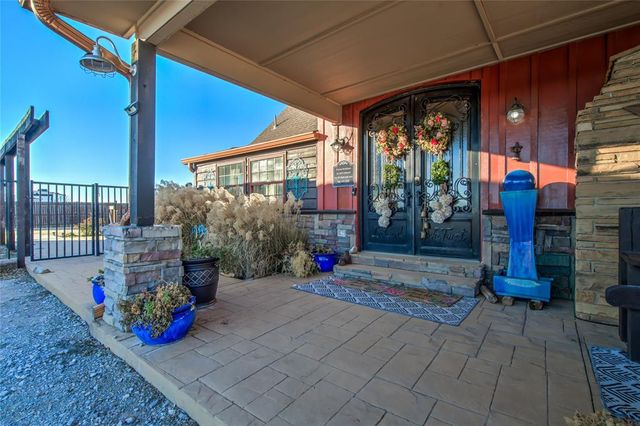 3808 S Manning Road, El Reno, OK 73036