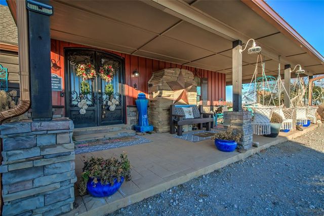 3808 S Manning Road, El Reno, OK 73036