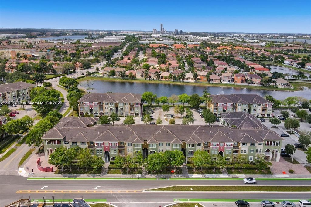 10902 NW 83rd St 218, Doral, FL 33178