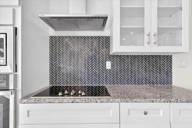 858 E Richmond Way, Nixa, MO 65714