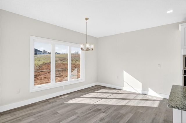 858 E Richmond Way, Nixa, MO 65714