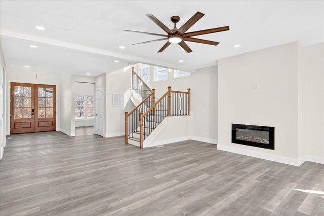 858 E Richmond Way, Nixa, MO 65714