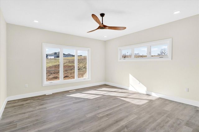 858 E Richmond Way, Nixa, MO 65714