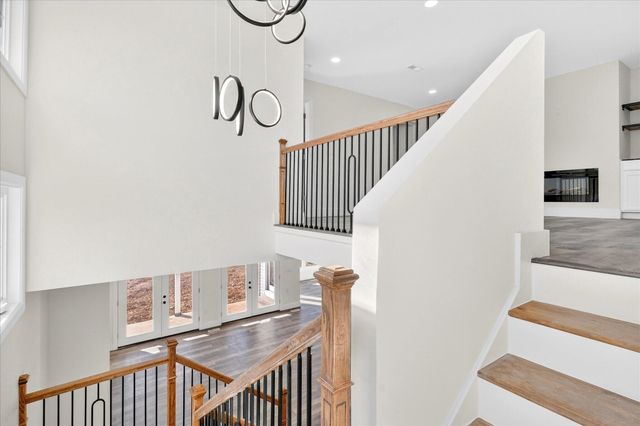 858 E Richmond Way, Nixa, MO 65714