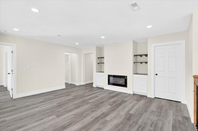 858 E Richmond Way, Nixa, MO 65714