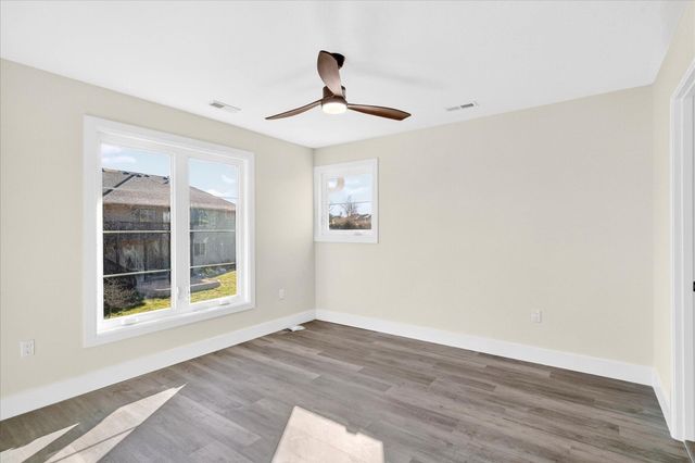 858 E Richmond Way, Nixa, MO 65714