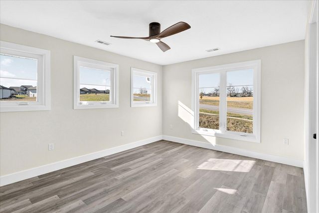 858 E Richmond Way, Nixa, MO 65714