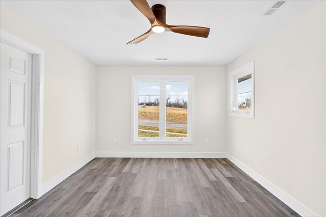 858 E Richmond Way, Nixa, MO 65714