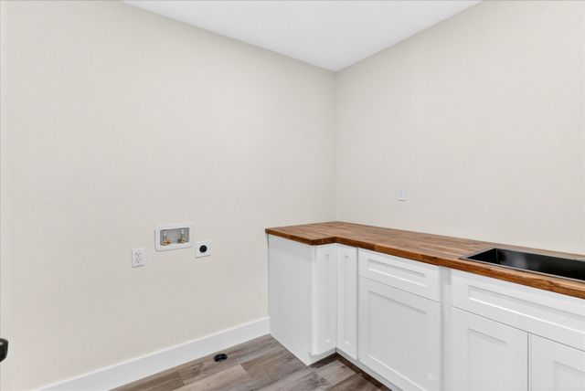 858 E Richmond Way, Nixa, MO 65714