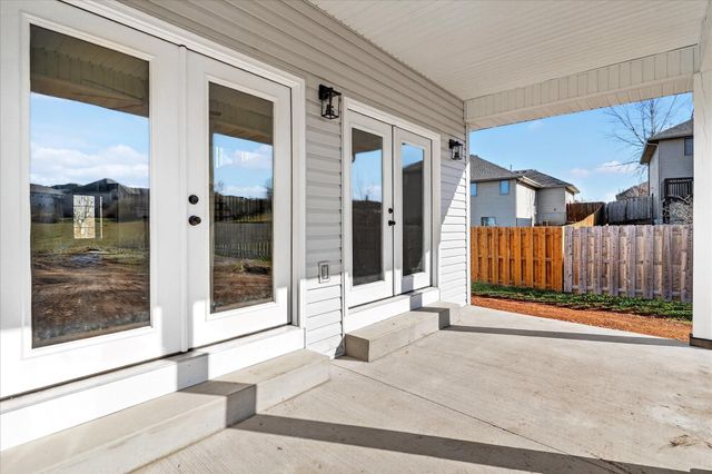 858 E Richmond Way, Nixa, MO 65714