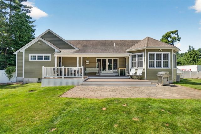 16 Pond Street, Carver, MA 02330