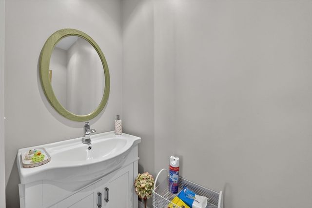 16 Pond Street, Carver, MA 02330