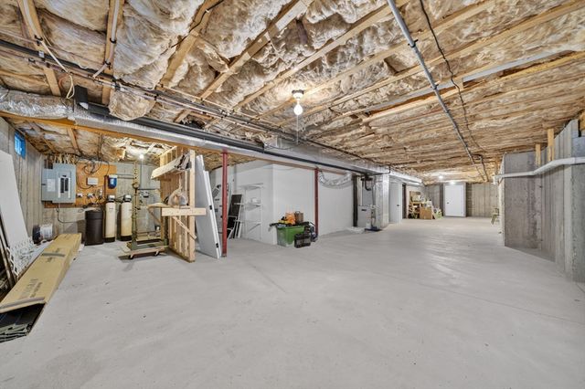 16 Pond Street, Carver, MA 02330