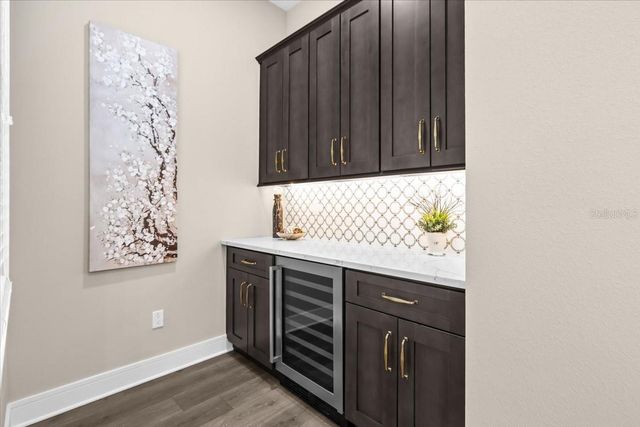 213 W GIDDENS AVENUE, Tampa, FL 33603