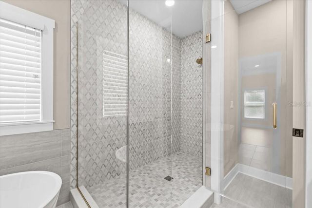 213 W GIDDENS AVENUE, Tampa, FL 33603