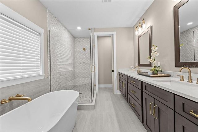 213 W GIDDENS AVENUE, Tampa, FL 33603